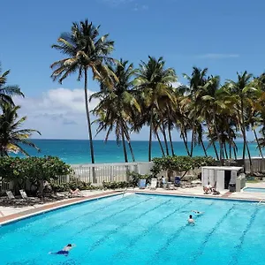 Kasa Palmas Ocean View Beachfront Pool , San Juan Puerto Rico